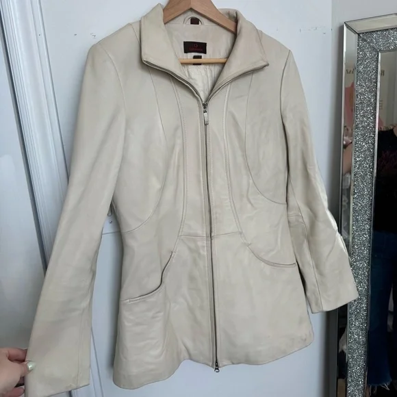 Vintage Danier Genuine Leather Jacket Creamy Taupe, Zip, Minimalist Cut 8/10 - Picture 6 of 8